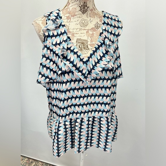🛍️PARKER Navy,light blue & pink geometric print shoulder cutout blouse‎ size M. - Picture 9 of 14